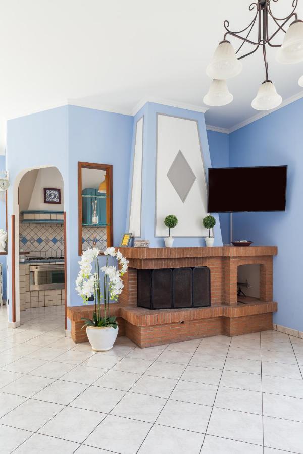 Casa Vacanze Giramondo ฟิวมิชีโน ภายนอก รูปภาพ