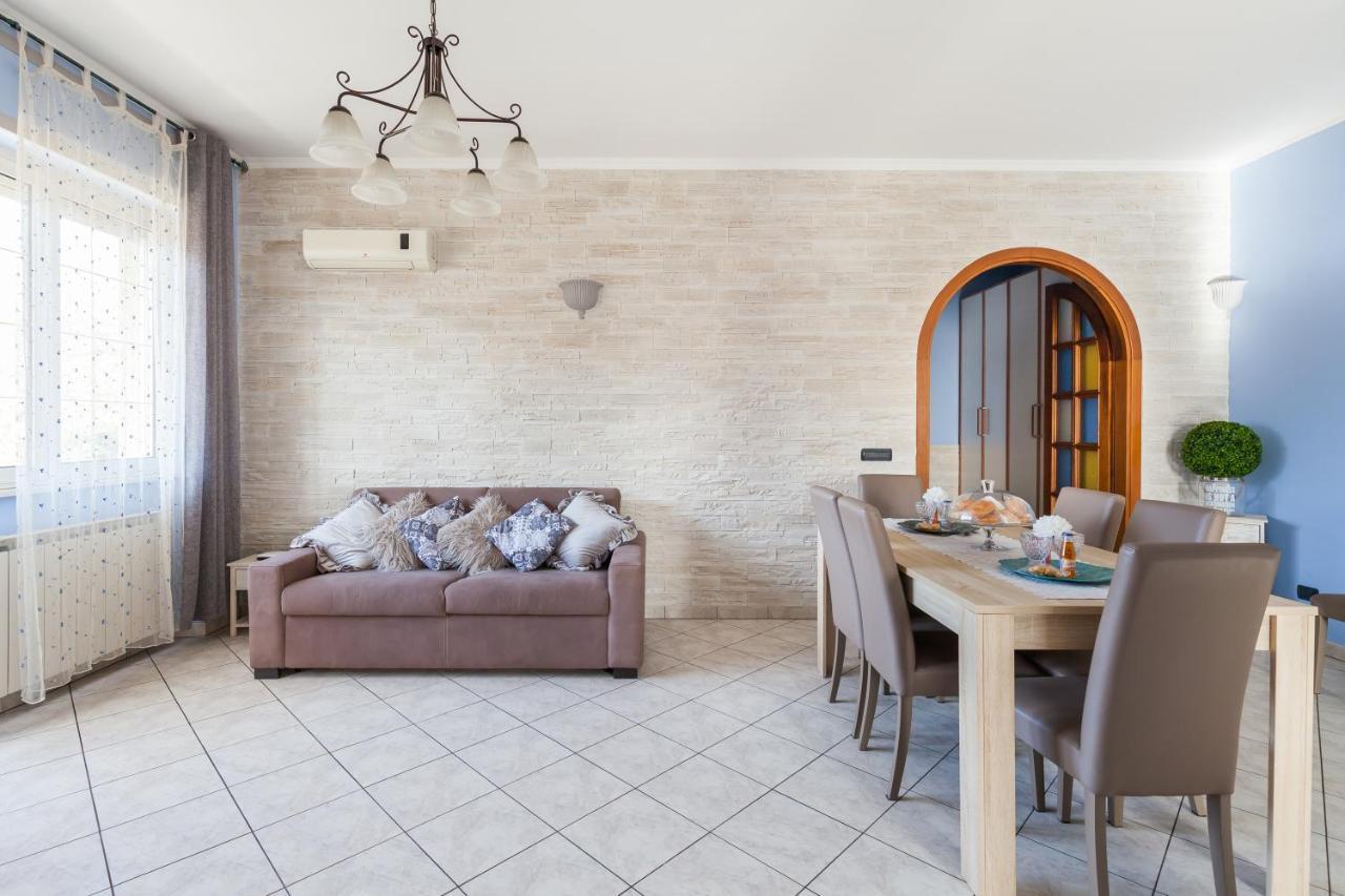 Casa Vacanze Giramondo ฟิวมิชีโน ภายนอก รูปภาพ