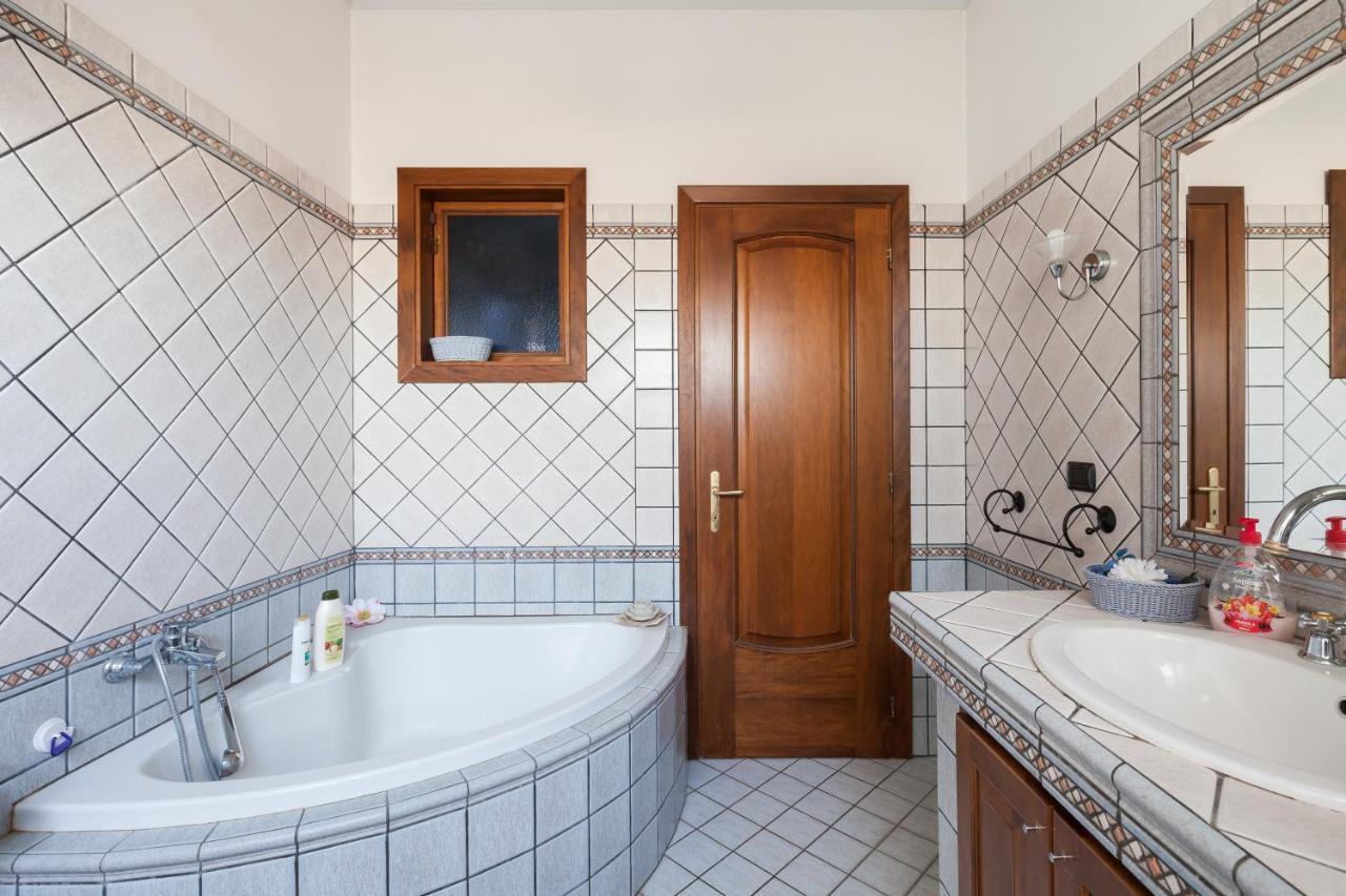Casa Vacanze Giramondo ฟิวมิชีโน ภายนอก รูปภาพ